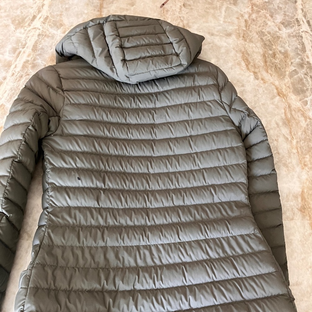Lululemon slight puffer mid thigh coat